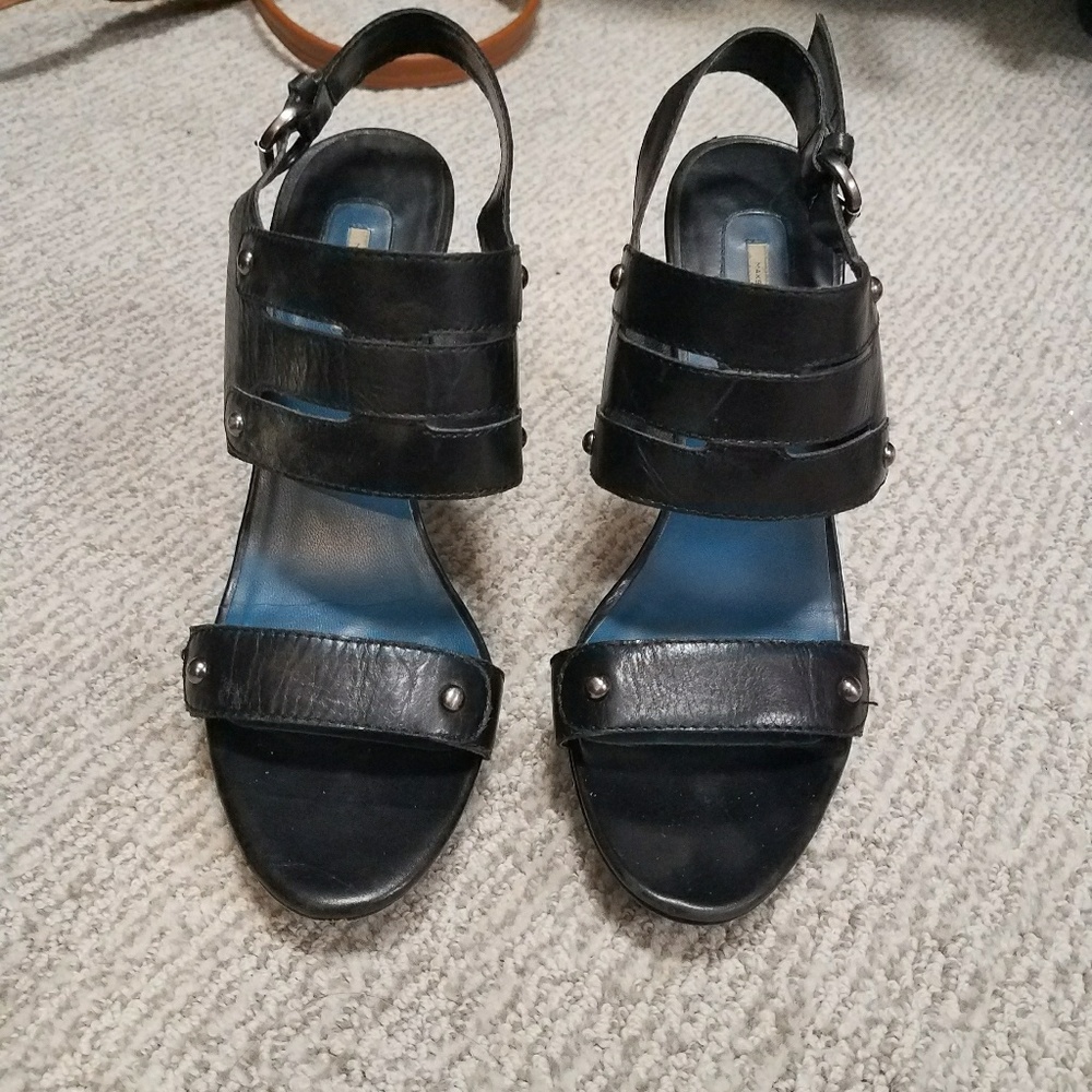 Shoes - Picture 2 of 3